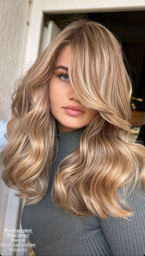 Golden Blonde Hair On Pale Skin, Deep Blonde Hair, Hazel Blonde Hair, Golden Honey Blonde Balayage Brunettes, Bright Golden Blonde Hair, Warm Dimensional Blonde, Warm Honey Blonde, Butter Blonde Hair, Blonde Hair Pale Skin