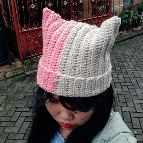 Crochet cat beanie pink and white Crochet Cat Beanie, Cat Beanie, Crochet Cat, Pink And White, Knit Crochet, Knitting, Crochet, Hats, Pink