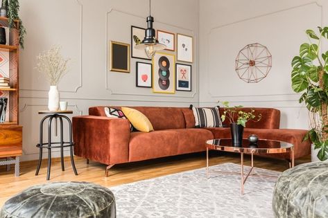 Burnt Umber Color - How to Make Burnt Umber Paint Easily Velvet Corner Sofa, Industrial Style Interior, Interior Design Per La Casa, Style Salon, Eclectic Living, Decor Eclectic, Eclectic Interior Design, Living Room Styles, Eclectic Living Room