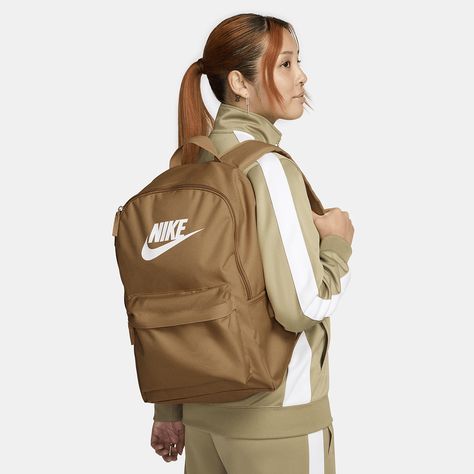 Nike Heritage Backpack, Mochila Nike, School Prep, Nike Backpack, Nike Bags, Oxford White, Heritage Backpack, Strap Tops, Men's Backpack