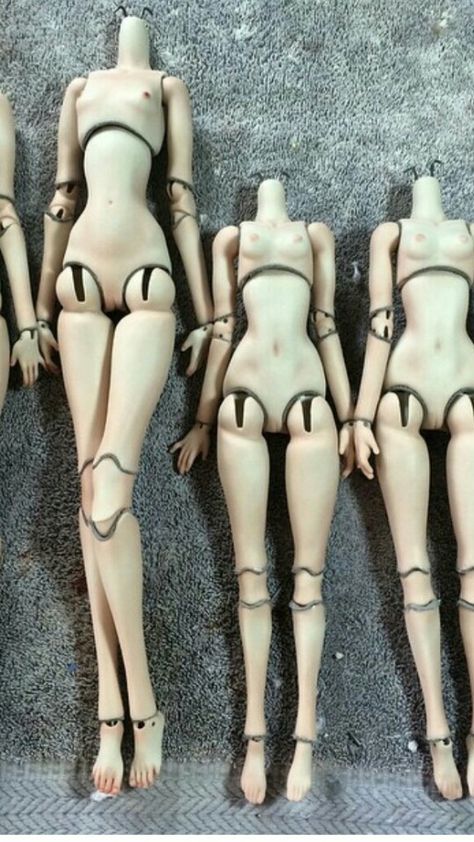 Bjd with suede leather glued into the joints of the bjd body Porcelain Doll Joints, Bjd Doll Blueprint, Bjd Dolls Body Base, Bjd Dolls Base, Bjd Body Sculpting, Diy Bjd Doll Joints, Bjd Body Types, Doll Joints Drawing, Ball Jointed Doll Base