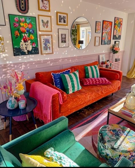 Nyc Apartment Colorful, Funky Colorful Home Decor, Bright Color Apartment Aesthetic, Colourful Eclectic Interiors, Small Colorful Apartment, Colorful Home Aesthetic, Bright Colorful Room, Colorful Minimalist Home, Colourful Sofa