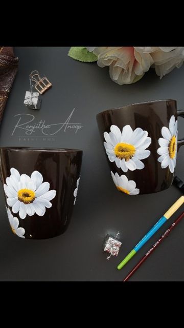 Acrylic Paint On Ceramic Mug, Paint Daisy, Paint On Ceramic, Ceramics Diy, Insta Followers, Round Brush, Art Paint, Daisy Flower, Diy Art