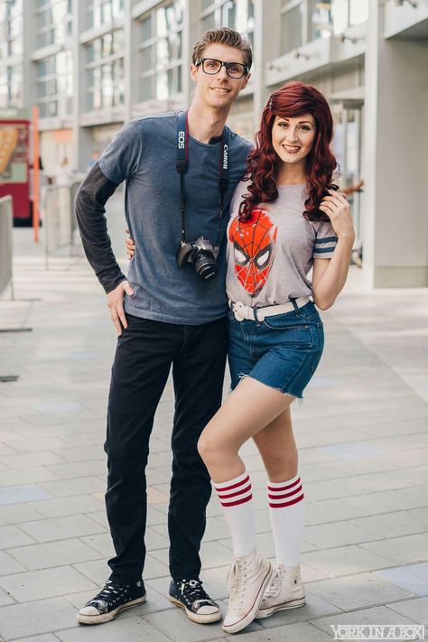 Mj And Peter Parker Costume, Spiderman And Mary Jane Costume, Peter Parker And Mj Costume, Spider Man And Mary Jane Costume, Mary Jane Costume Spiderman, Spiderman And Mj Costume, Outfit Ideas Spiderman, In A Box Photography, Mary Jane And Peter Parker