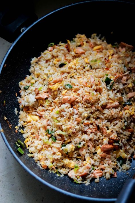 Salmon Japanese Fried Rice Rice And Salmon Recipes, Rice And Salmon, Salmon Japanese, Salmon Dinners, Japanese Salmon, Salmon Fried, Salmon Fried Rice, Uni Meals, Salmon Stir Fry