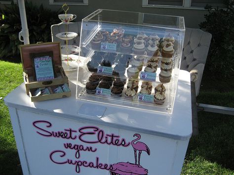 Sweet Elites Vegan Cupcake Cart!!! by Sweet Elites Vegan Cupcakes, via Flickr Cupcake Cart, Bake Sale Displays, Vegan Cupcake, Cookie Display, Brunch Cafe, Party Food Dessert, Food Cart Design, Bakery Decor, Bakery Menu