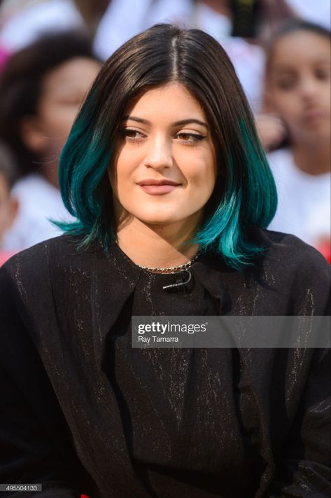 Short Teal Hair, Kylie Jenner Blue Hair, Kylie Jenner 2014, Kylie Jenner Hair Color, Lakme Fashion Week 2015, Jenner Hair, Kylie Jenner Hair, Teal Hair, Bangs With Medium Hair