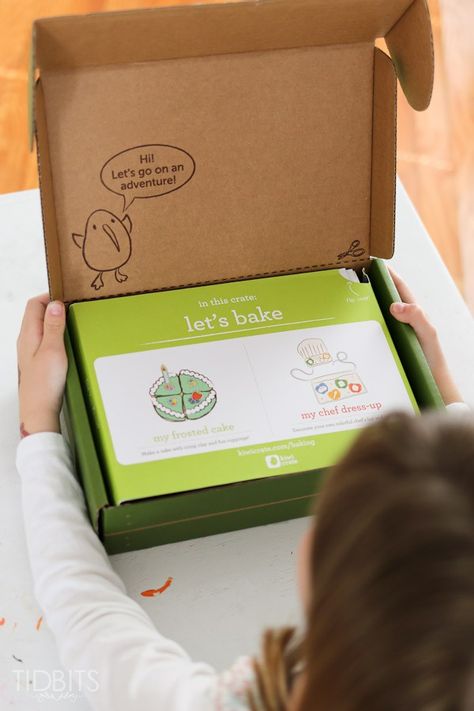 Kiwi Crate review - your guide to choosing the best subscription box for your child. Chef Dress, Kiwi Crate, Subscription Boxes For Kids, Best Subscription Boxes, Kids Boxing, Subscription Boxes, Subscription Box, Box Design, Kiwi