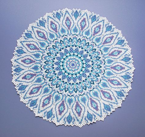 Beaded Doily Pattern Free, Beaded Doilies, Beaded Projects, Doily Pattern, Crochet Rug Patterns, Beading Netting, Beading Crafts, Gazing Ball, Bead Sewing