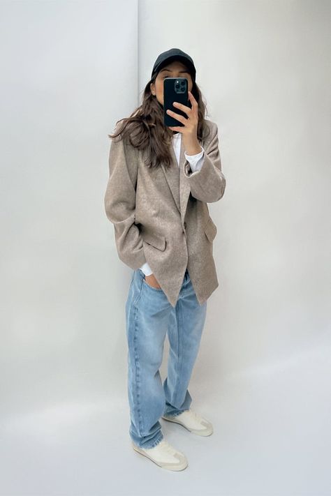 Hoodie Blazer, Jeans Blazer Outfit, Herringbone Blazer, Blazer Outfit, Old Money Style, Blazer Outfits, Comfortable Outfits, Lapel Collar, Minimalist Fashion