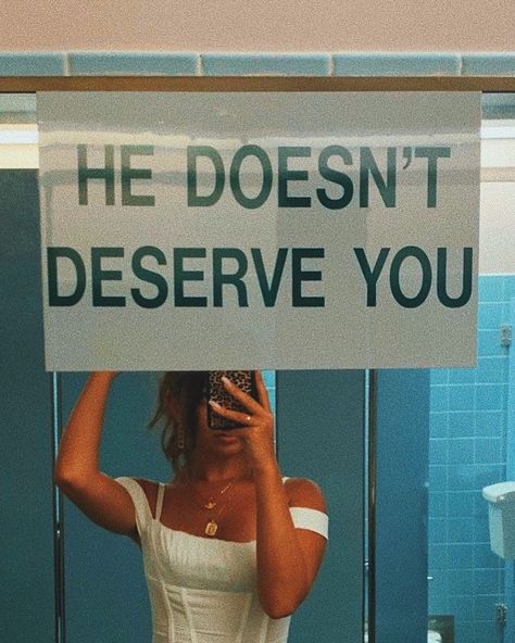 He Doesnt Deserve You, Women Celebrities, Street Quotes, Outfits Minimalist, Celebrities Fashion, Heels Fashion, Dresses Outfits, Style Dresses, Outfits Summer