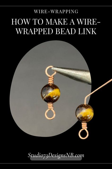 HOW TO MAKE A WIRE-WRAPPED BEAD LINK Beaded Wire Art, Wire Wrapping Beads, Jewelry Tutorials Free, Copper Wire Crafts, Wire Weaving Tutorial, Wire Jewelry Patterns, Artsy Jewelry, Wire Crochet Jewelry, Wire Wrapping Techniques