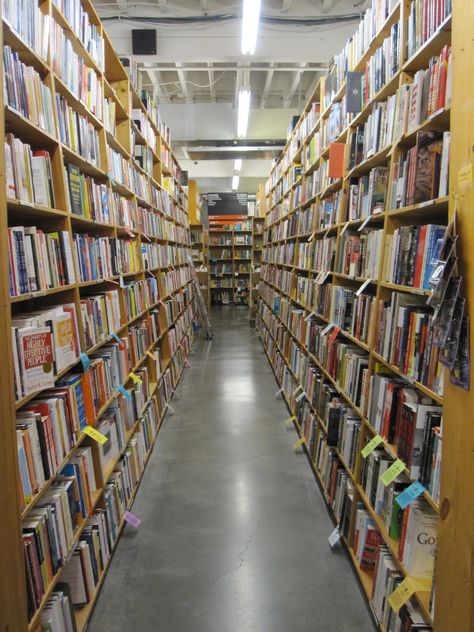 Powell's Bookstore, Portland, Oregon Powells Bookstore Portland, Powells Bookstore, Nostalgic Places, Oregon Girl, Circle K, Book Stores, Downtown Portland, State Of Oregon, Book Store