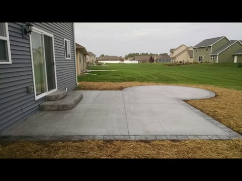 Concrete Patio With Border, Patio With Border, Poured Concrete Patio, Patio Addition, Outdoor Patio Ideas Backyards, Concrete Patio Makeover, Patio Plans, Backyard Layout, Cement Patio