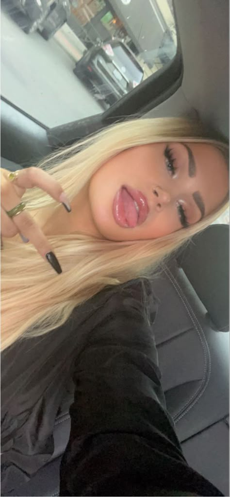 #nails #blonde #makeup #blonde #blondebaddie #whitegirl #nosering #nosehoop #jewelry #gold Blonde Baddie, Y2k Cybercore, Blonde Makeup, Black Nails, Blonde, Nails, Makeup, Hair, Make Up