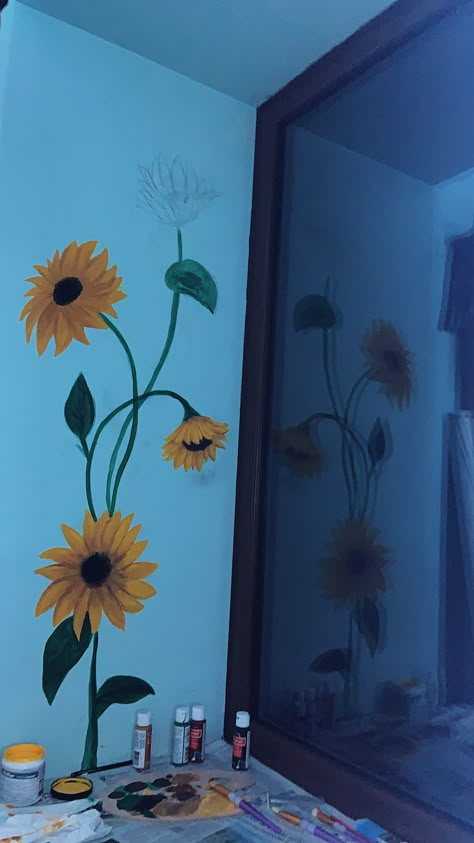 Sunflower Wall Design, Sunflower Wall Painting Ideas, Sunflower Wall Stickers, Wall Painting Sunflower, Flowers On Wall Painting, Sunflower Painting On Wall, Sunflower Wall Murals Painted, Diwar Paint Design, Sunflower Wall Mural