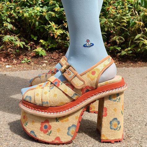 I couldn't resist , Vivienne Westwood Andreas kronthaler split sandals little flowers with Japan label Orb tights, welcome to the collection Andreas Kronthaler, Dr Shoes, Funky Shoes, I'm With The Band, Shoe Inspo, Aesthetic Shoes, Swag Shoes, Mode Inspo, Little Flowers