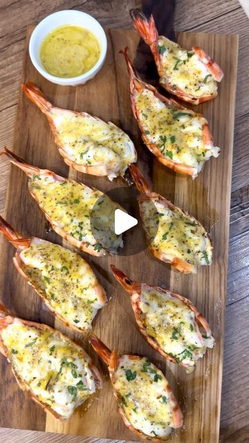 323 likes, 61 comments - simplehomecooks on February 6, 2024: "Baked butterfly shrimps Ingredients * 12 jumbo shrimps * Chopped coriander to garnish For the sauce * 3 tbsp olive oil * 3 tbsp lemon juice * Zest of 1 lemon * 2 tsp dijon mustard * Sea salt, ground pepper * 1 tsp oregano * 1 tsp vegetable powder Instructions Butterfly shrimps or ask them at the fish market to butterfly them. Place in a baking pan in a single layer. In a bowl mix all sauce ingredients. Brush shrimps with the sauce. Shrimp Butterfly Recipes, Baked Shrimp Recipes Oven, Mix Seafood Recipe, Butterfly Shrimp Recipes, Butterfly Shrimp Meals, How To Butterfly Shrimp, Butterfly Prawns Recipe, Butterflied Prawns Recipe, Jumbo Shrimp Recipes