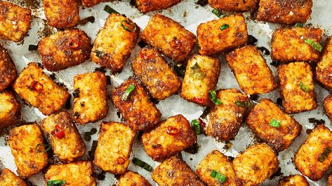 Salt And Pepper Tater Tots, Seasoning For Tater Tots, Spicy Tater Tots, Crispy Tater Tots In Oven, Seasoned Tater Tots Recipes, Garlic Parmesan Tater Tots, Garlic Tater Tots, Frozen Tater Tots, Vegan Chicken Nuggets