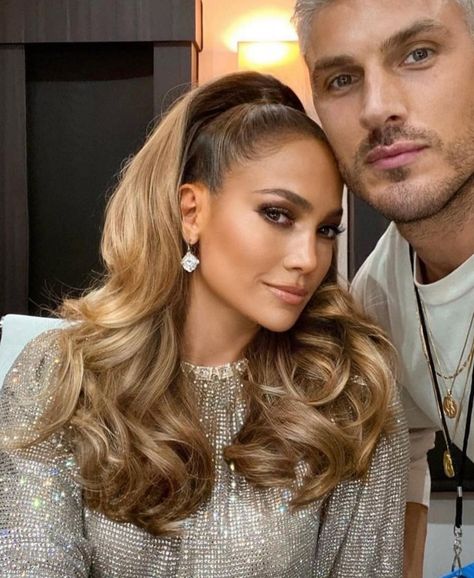 J Lo Half Up Half Down Hair, Jlo Updo, Jlo Half Up Half Down Hair, Jlo Hairstyles, Half Up Half Down Hair Jlo, Las Vegas Outfit Fall, Celebrity Half Up Half Down Hair, Half Up Half Down Hair Celebrities, Blake Lively Hair Half Up