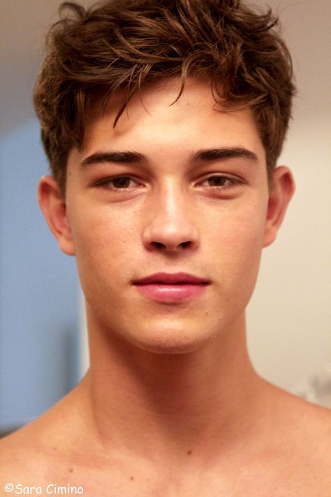 francisco lachowski backstage Model Haircut, Francisco Lachowski, Athletic Hairstyles, Corte De Cabelo Masculino, Model Face, Boys Haircuts, Mens Hairstyles Short, Boy Hairstyles, Hairstyles Haircuts