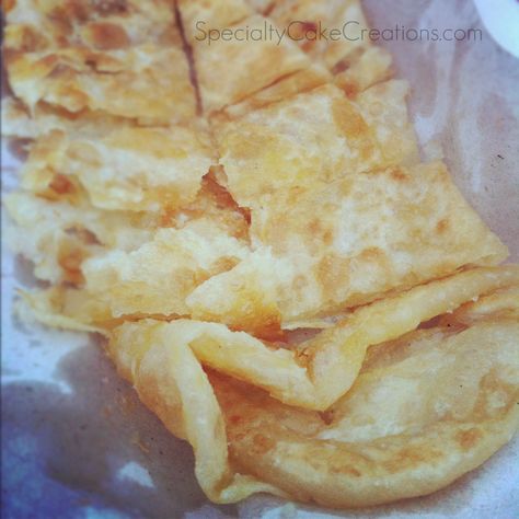 Roti - Thai Pancake Thai Pancakes, Roti Thai, Thai Recipes Dessert, Chocolate Crepes, Crepes And Waffles, Thai Food Recipes, Laos Food, Food Thai, Roti Recipe