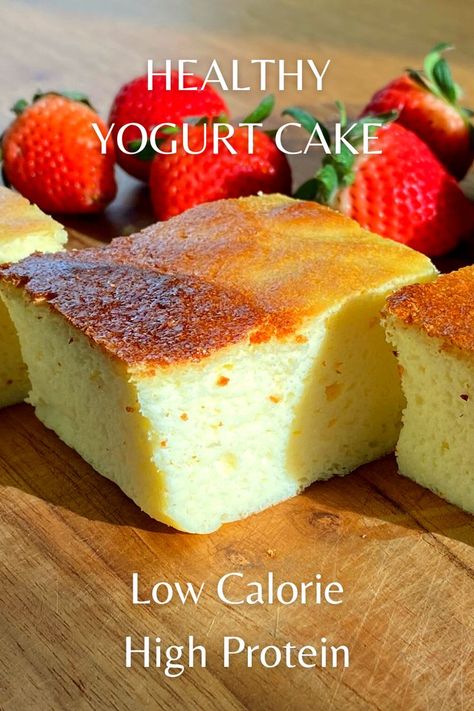 Yogurt Cake Healthy, Strawberry Yogurt Cake, Dessert Yogurt, Yogurt Cake Recipe, Sugar Free Yogurt, High Protein Yogurt, Low Calorie High Protein, Protein Yogurt, High Protein Desserts