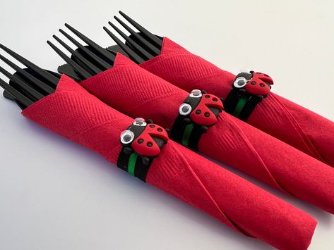 These cute little ladybug theme flatware sets are perfect for a ladybug party or insect party.  They come ready to use with black flatware, red napkins and a cute ladybug napkin ring. Take a look at our other co-ordinating ladybug party supplies: https://www.etsy.com/shop/MadHatterPartyBox/search?search_query=ladybug&order=date_desc&view_type=gallery&ref=shop_search Please convo for expedited service as it may be possible for an additional cost. WARNING! Not suitable for children under 3 years K Ladybug Tea Party, Ladybug Kitchen, Ladybug Birthday Decorations, Ladybug Centerpieces, Bug Wedding, Insect Party, Ladybug Party Decorations, Ladybug Birthday Invitations, Ladybug Picnic