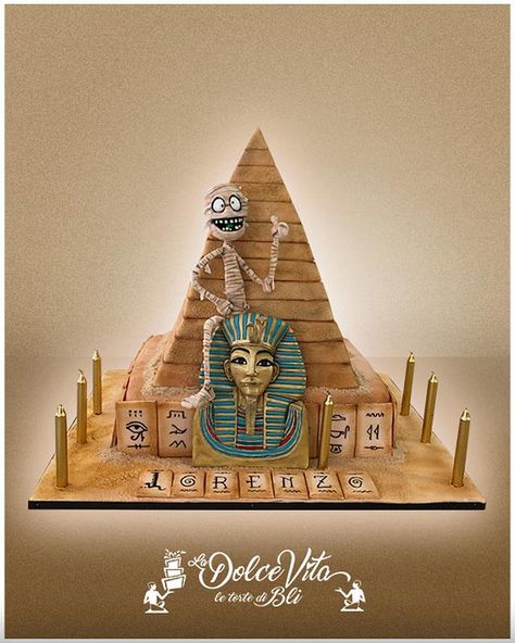 Egyptian cake Egypt Cake, Egyptian Cake, Egypt Party, Ancient Egypt Unit Study, Egyptian Themed Party, Ancient Egypt Crafts, Ancient Egypt For Kids, Barbie Painting, Ancient Egypt Projects