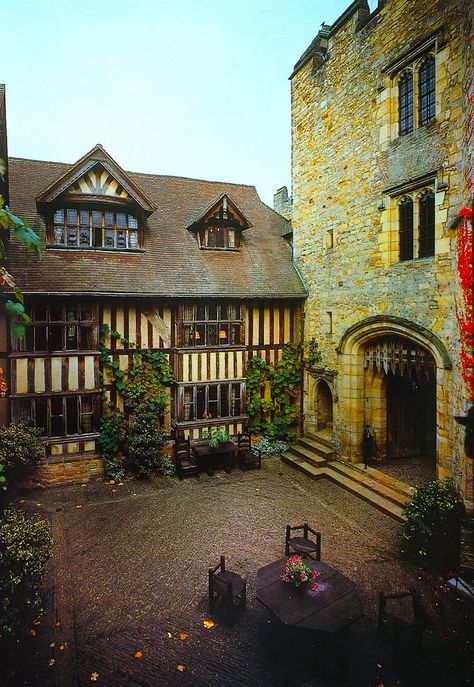 Castle Courtyard, Drinks Reception, Hever Castle, Tudor House, Plan My Wedding, Castle Wedding, Wedding Planner, Our Wedding, Castle