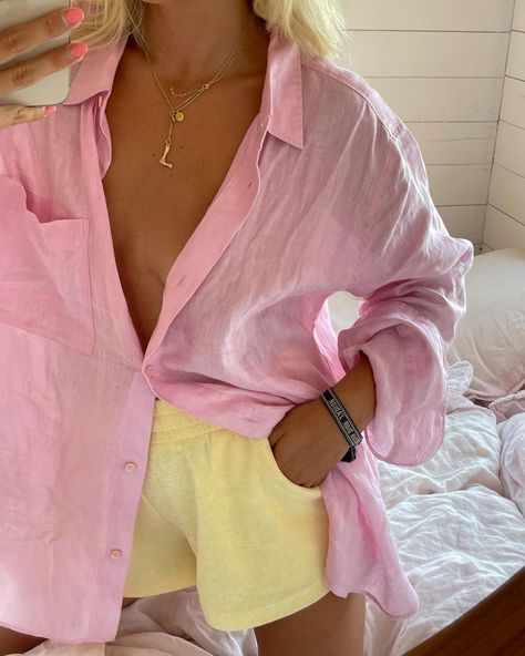 Lovisa Wallin on Instagram: “From my camera roll🌈💗🌸” Italian Summer Outfits, Stile Hijab, Mode Zara, Skandinavian Fashion, Chique Outfits, Looks Street Style, Mode Inspo, 가을 패션, Mode Inspiration