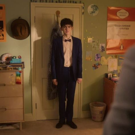 Heartstopper Charlie, Charlie Spring, Joe Locke, Prom Outfit, Penguin Books, When He, Oh My, Graphic Novel, Spring Outfits