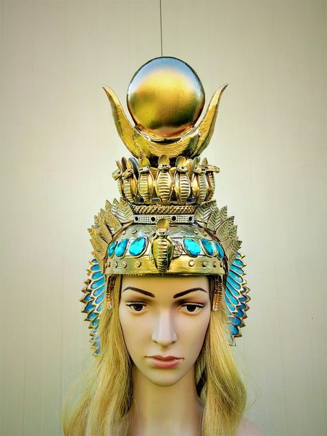 Egyptian headdress inspired by the goddess Hathor, made of EVA foam by Semper Vivum Creations Fantasy Headpieces, Egyptian Crown, Egyptian Headdress, Egyptian Clothes, Ancient Greek Clothing, Egyptian Inspired Jewelry, Goddess Hathor, Ancient Egyptian Architecture, Egyptian Architecture