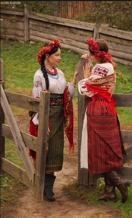 Photo by Anna Senik, http://www.ladna-kobieta.co...<3 , Ukraine, from Iryna Romanian Clothing, Ukrainian Clothing, Ukraine Women, Ethno Style, Ukrainian Art, European Culture, Folk Dresses, Folk Fashion, Folk Costume