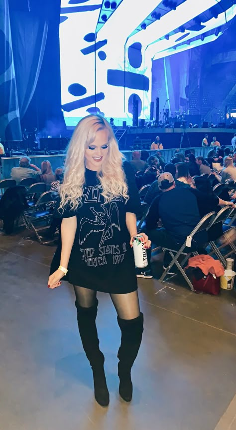 Concert Outfit Indoor Fall Fashion Mana Outfit Ideas, Indoor Concert Outfit Ideas Summer, Nickel Back Concert Outfit, Mgk Concert Outfit Ideas, Metallica Concert Outfit Ideas, Aerosmith Concert Outfit Ideas, Mgk Concert Outfit, Tool Concert Outfit, Outfits For Rock Concert