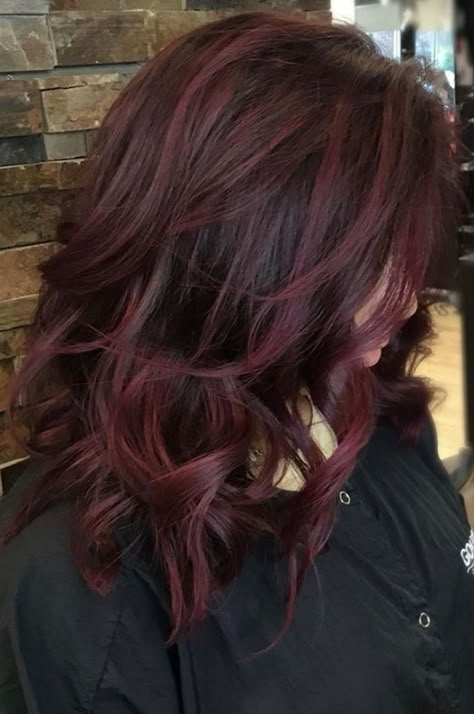 Dark Red Hair Dye, Pelo Color Borgoña, Pelo Color Vino, Dark Red Hair Color, Wine Red Hair, Wine Hair, Dyed Red Hair, Hair Color Burgundy, Dark Red Hair