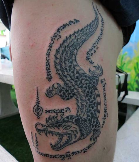 Thai Crocodile Tattoo, Sak Yant Crocodile, Sakyant Tattoo, Buddhism Tattoo, Tattoo Chart, Crocodile Tattoo, Hanuman Tattoo, Khmer Tattoo, Bamboo Tattoo