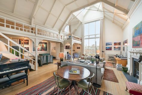 An incredible Chelsea studio apartment on a street made famous by the artists of the early 20th century - Country Life Appartment London, Chelsea London, London Property, Semi Detached House, Light And Space, Semi Detached, Reception Rooms, Breakfast Room, Studio Apartment