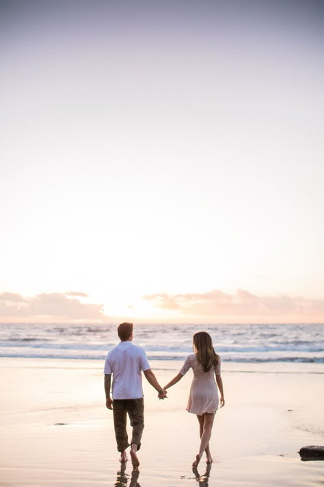 Engagement Photo Shoot Beach, Engagement Pictures Beach, Couples Beach Photography, Couple Beach Pictures, Couple Beach Photos, Sunset Photoshoot, Beach Photo Session, Photos Bff, Couple Engagement Pictures