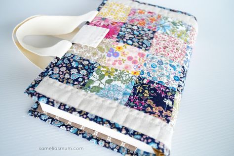 Samelia's Mum: Quilted Book Bag / Cover {Tutorial} Quilted Bible Cover Pattern, Diy Quilted Book Cover, Diy Fabric Bible Cover, Fabric Bible Cover Pattern, Quilted Book Covers Free Pattern, Quilted Bible Covers Free Pattern, Bible Cover Sewing Pattern, Bible Covers Pattern, Diy Fabric Book Cover