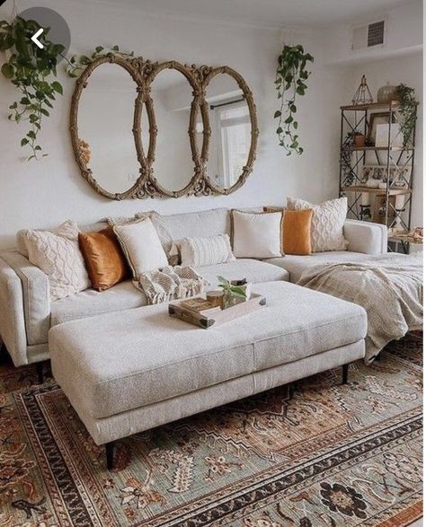 Chaise Lounge Sofa Small Living Room, Sofa And Ottoman Living Room, Living Room Long Wall Decor, Sofa Chaise Living Room Ideas, Living Room Light Grey Couch, Light Grey Sofa Living Room, Light Grey Couch Styling, Ottoman Decor Ideas, Light Grey Sofa Living Room Ideas