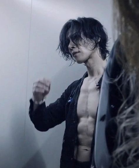 Dir En Grey Toshiya, Toshiya Dir En Grey, Kei Visual, The Big Hit, Dir En Grey, One Ok Rock, Goth Aesthetic, Japanese Boy, Long Hair Styles Men