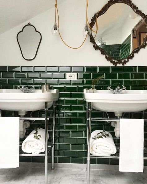 Trending on Remodelista: Bathroom Inspiration - Gardenista Green Tile Bathroom, Bilik Air, Italian Bed, Victorian Bathroom, Deco Bathroom, Downstairs Toilet, Downstairs Bathroom, Subway Tiles, Bathroom Trends