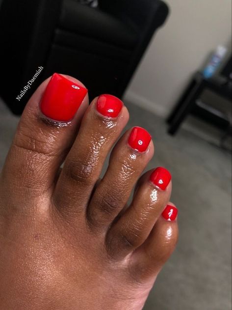 Pedicure With Acrylic, Red Gel Pedicure, Red Nails And Toes Matching, Bright Red Pedicure, Toenails Designs, Glitter Toe Nails, Black Toe Nails, Red Toenails, Feet Nail Design