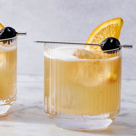 Whiskey Sour Recipe | Bon Appétit Whisky Sour Recipe, Best Whiskey Cocktails, Wine Float, Best Bourbon Whiskey, Whiskey Sour Recipe, Whisky Sour, Healthy Cocktails, Sour Foods, Best Bourbons