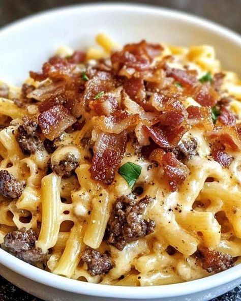 Bacon Cheeseburger Pasta, Cheeseburger Pasta, Anna Olson, Pasta Recipes Alfredo, Chef Gordon Ramsay, Rotini Pasta, Cheesy Pasta, Pasta Ingredients, Bacon Cheeseburger