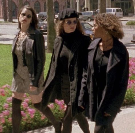 The Craft 1996, The Craft Movie, 90s Inspired Outfits, American Teen, Gothic Looks, Movies Outfit, Autumn Vibes, 90s Inspired, Costume Outfits