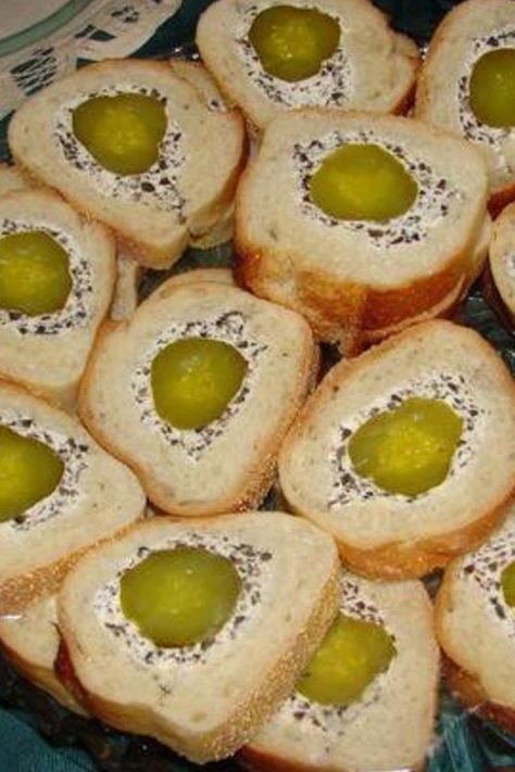 Pickle Bread Pickle Bread, Pickle Appetizer Recipes, Pickle Wraps, Bread Photo, Pickle Appetizers, Ham Wraps, Homemade Ham, Homemade Appetizer, Just A Pinch Recipes