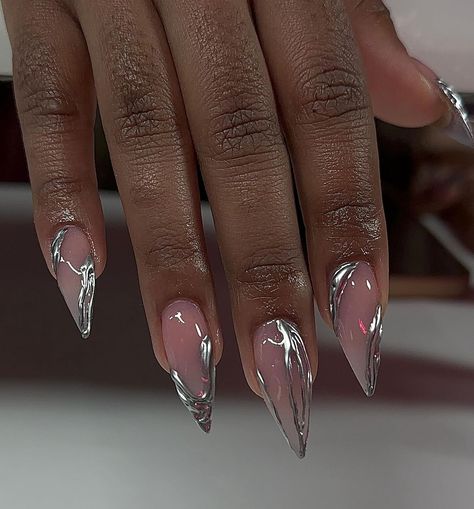 dinadidit_ on ig Line Mirror, Nails Mirror, Short Nails Gel, Acrylic Nails Short, Mirror Nails, Nails Stiletto, Nails Gel Nails, Dope Nail Designs, Cat Eye Nails