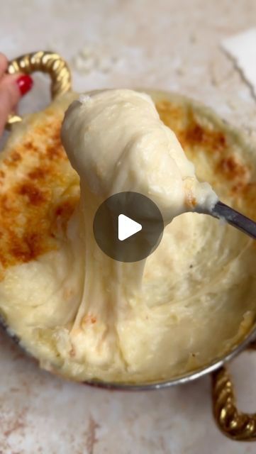 Marta - Recipes & London eats on Instagram: "Cheesy yuca mash 🧀
.
I recently discovered you can use yuca (also known as cassava) instead of potato for making mash and I’m never going back ! This easy 3 ingredient recipe is inspired by Bolivian 🇧🇴 ‘sonso’ and the result is the cheesiest and creamiest mash you’ll ever try 🔥 
.
You can find the whole recipe by clicking the link in my BIO 😇
.
#easymeals #recetasfaciles #healthyfood #cheesyfood #cheesy #healthyrecipes #healthymeals #glutenfreerecipes #mozzarella #easydinnerideas #colombianfood #thefeedfeed #venezuelanfood #healthyfood #homemade #potato #potatomash #yuca #cassava #yucamash #easyrecipeideas #potatorecipes" Mashed Cassava Recipe, Yuca Mash Recipe, Yuca Cheese Balls, Yuca Breakfast, Yuca Fries Sauce, Boiled Yuca With Garlic Sauce, Yuca Recipes, Venezuelan Food, Creamy Mash